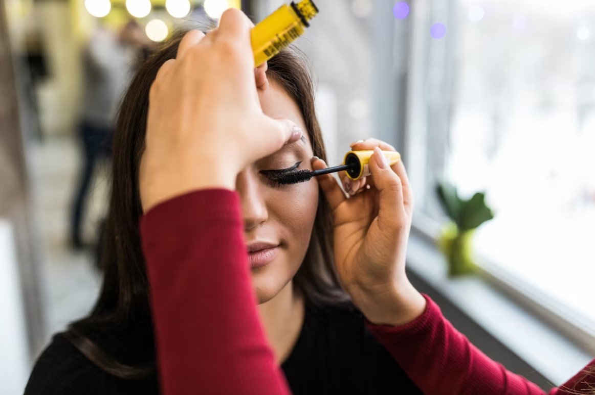 How to start a Eyelash Business in Australia [2023]